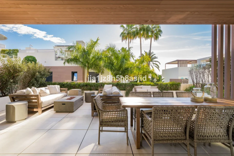 Semi-Detached House in Sierra Blanca