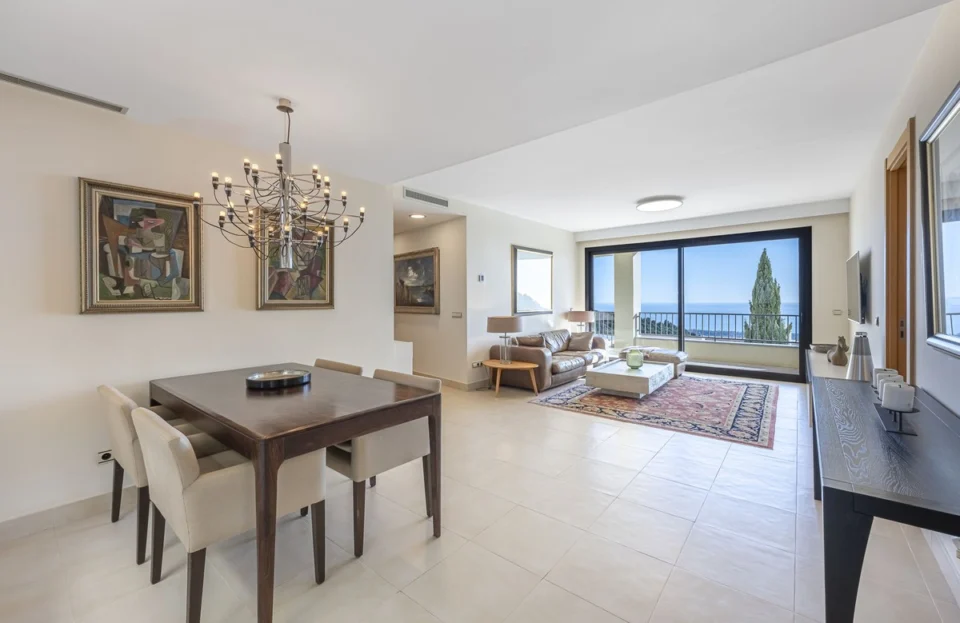 Middle Floor Apartment in Altos de los Monteros