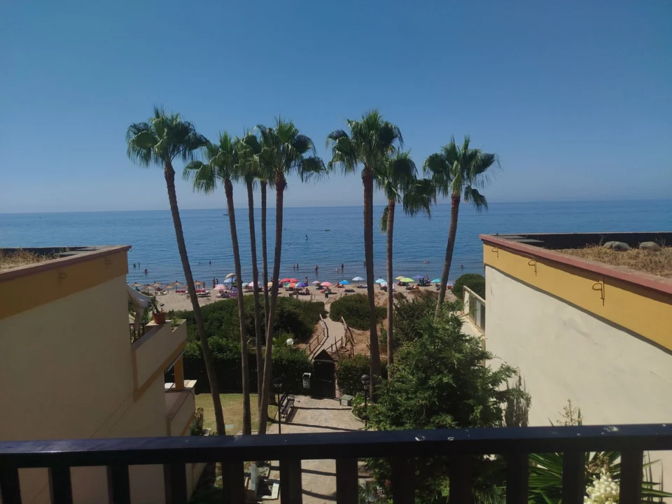 Middle Floor Apartment in Elviria