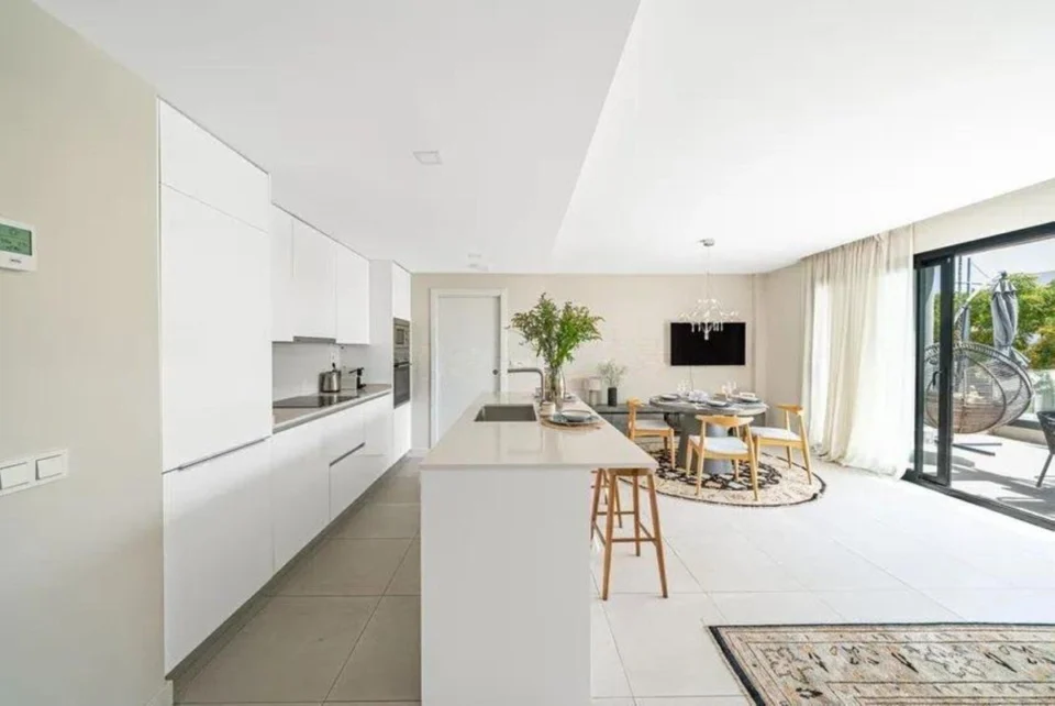 Middle Floor Apartment in Estepona